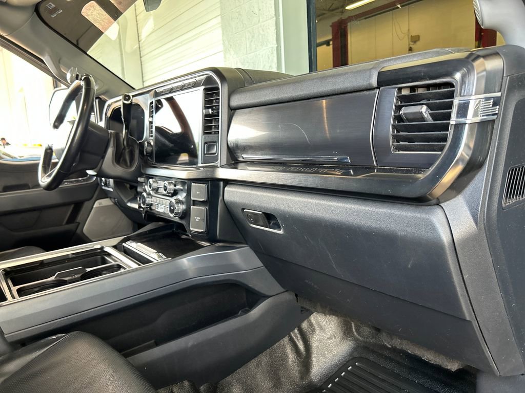 Certified 2024 Ford F250 Lariat w/ Lariat Ultimate Package AWD/4WD image 15