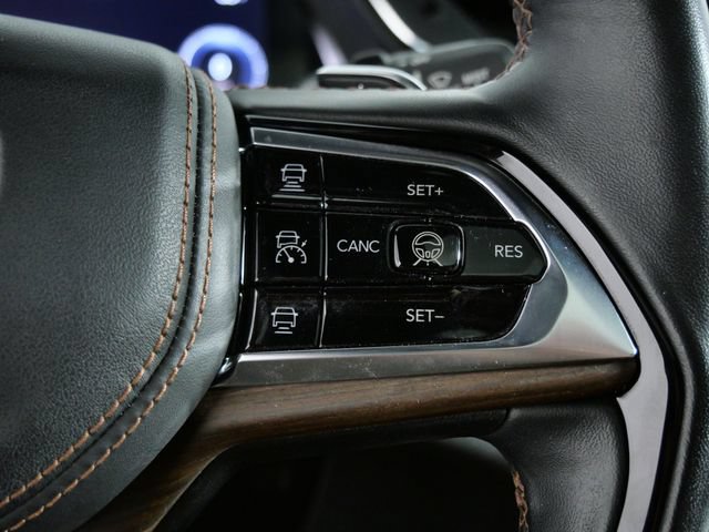 Used 2023 Jeep Grand Cherokee L Summit w/ Luxury Tech Group V AWD/4WD image 28