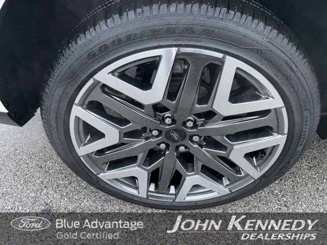 Certified 2025 Ford Expedition Max Platinum w/ Platinum Ultimate Package image 12