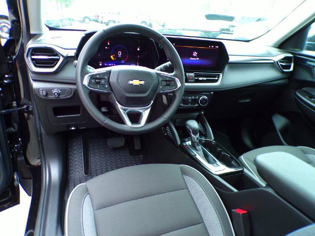 Used 2024 Chevrolet TrailBlazer LT w/ Convenience Package AWD/4WD image 16