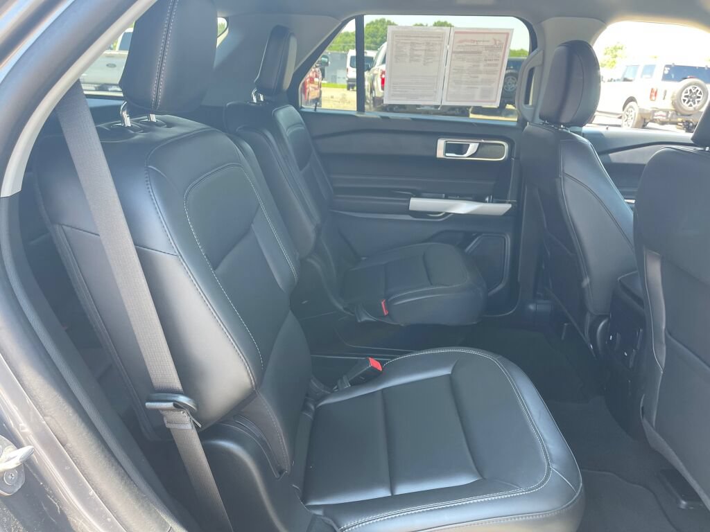 Certified 2024 Ford Explorer XLT w/ Equipment Group 202A AWD/4WD image 33