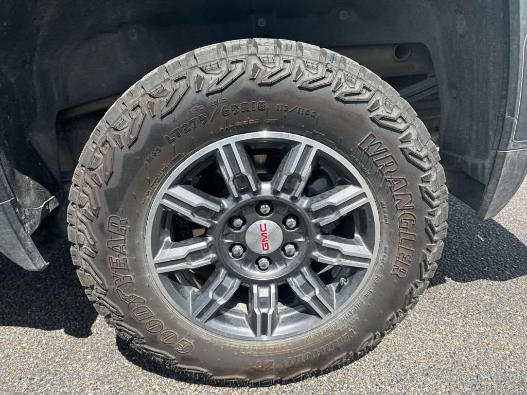 Used 2024 GMC Sierra 1500 AT4 w/ Technology Package AWD/4WD image 12