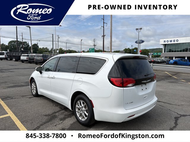 Used 2023 Chrysler Voyager LX FWD image 7