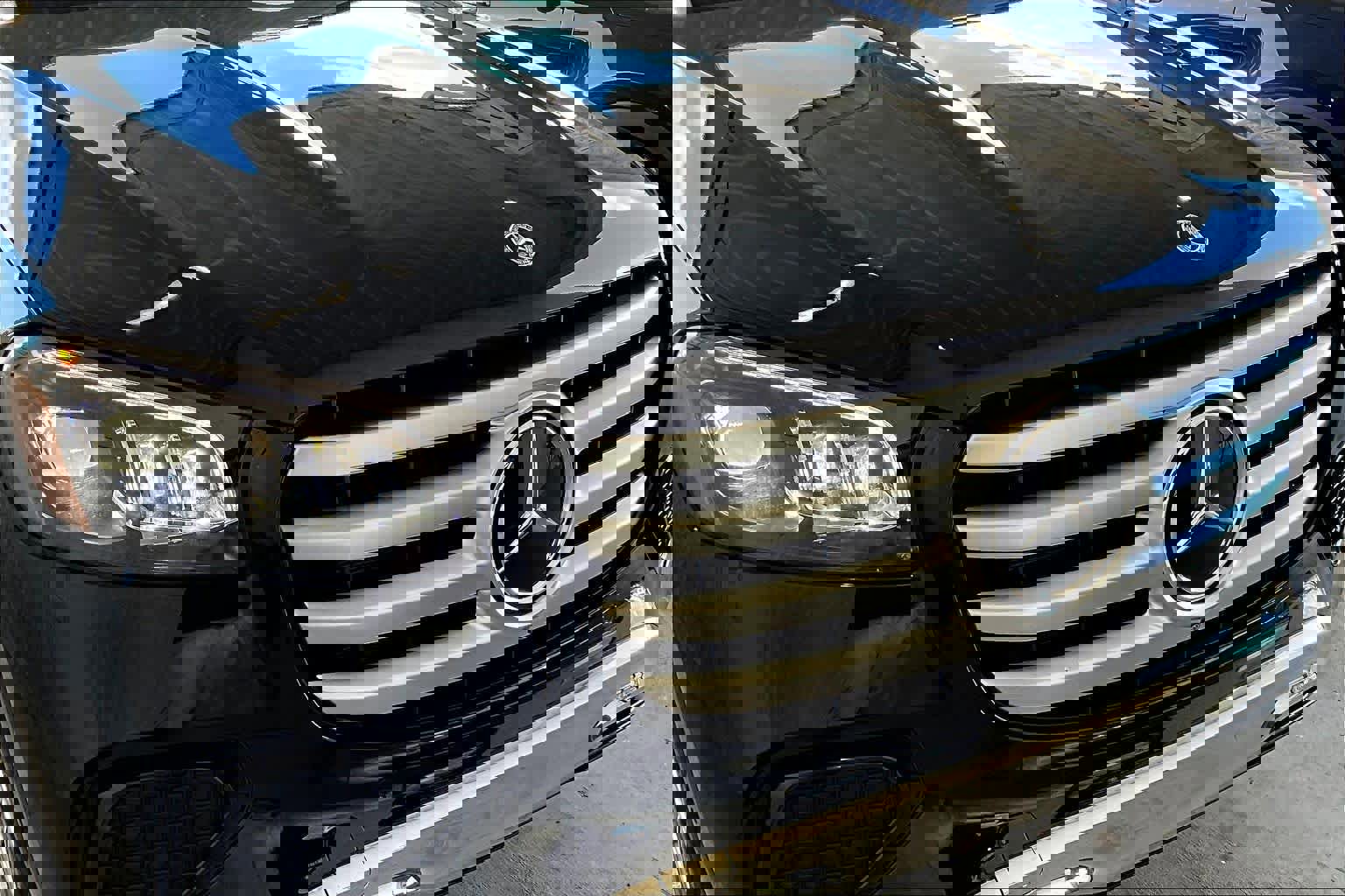 Used 2025 Mercedes-Benz GLS 450 4MATIC image 29