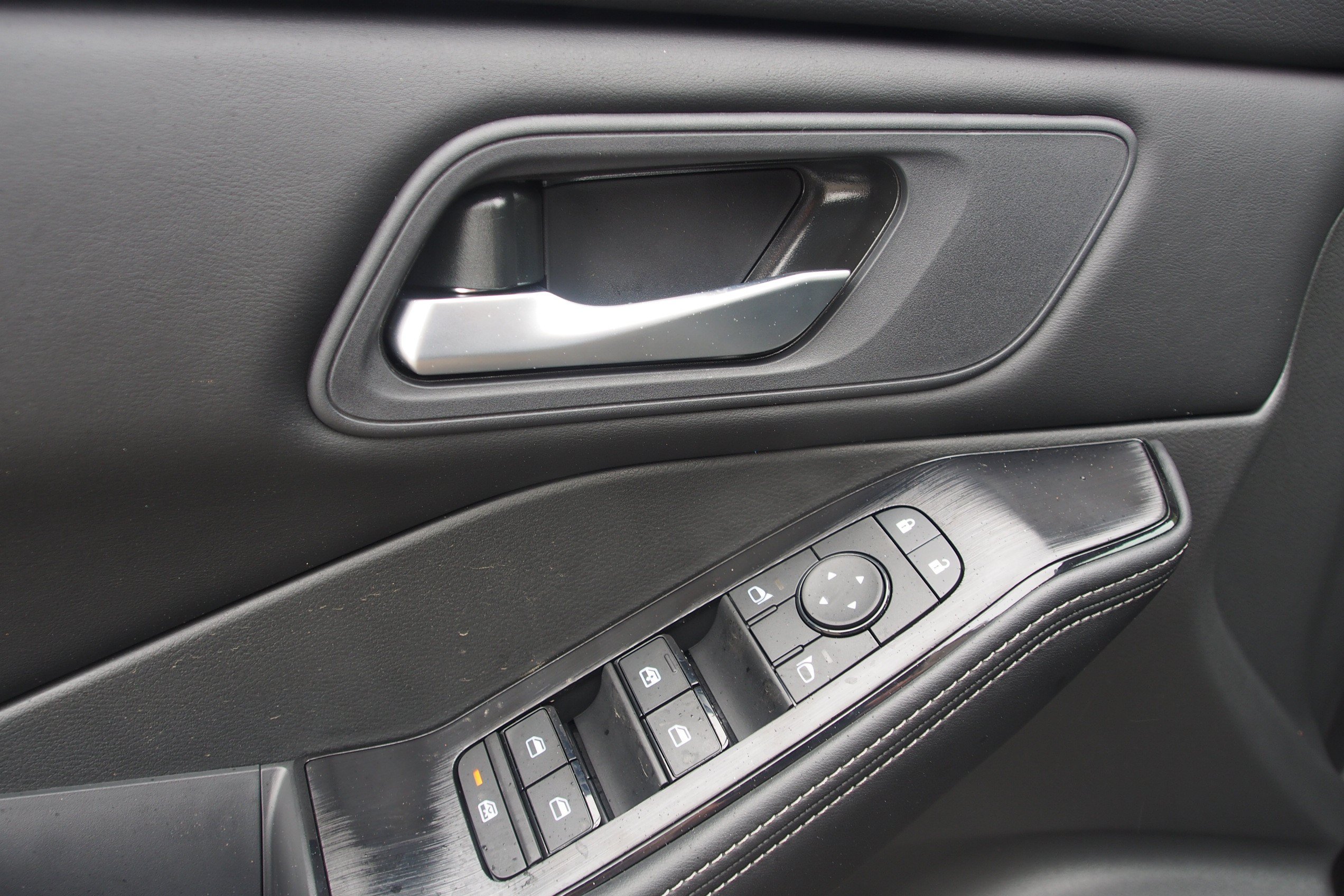 Used 2026 Nissan Rogue SV FWD image 17