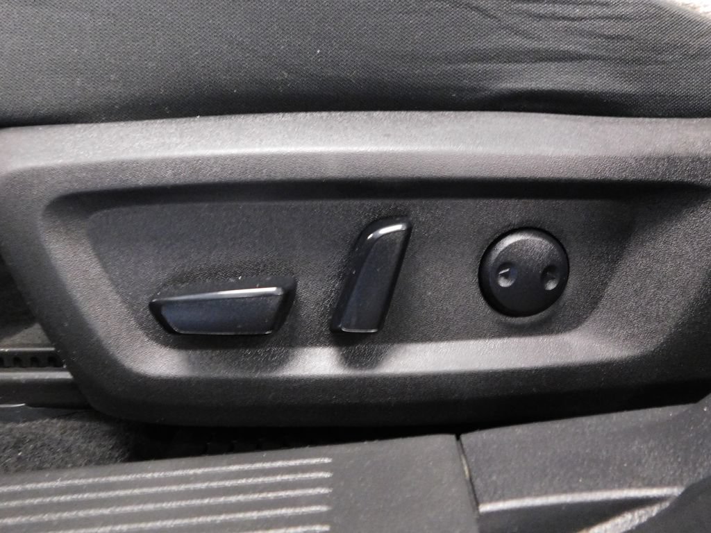 Used 2023 Nissan Rogue SV FWD image 16