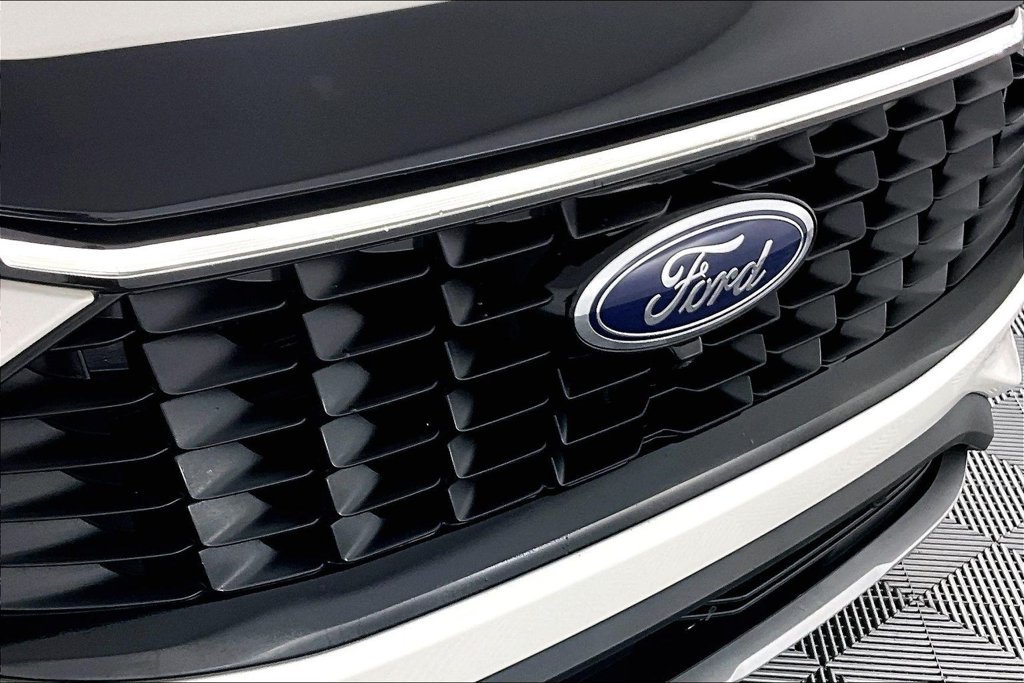 Certified 2023 Ford Escape Platinum AWD/4WD image 30