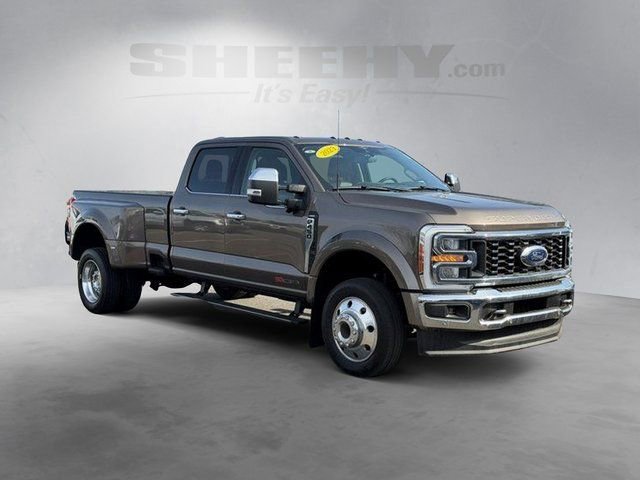 Certified 2023 Ford F450 Lariat w/ Lariat Ultimate Package AWD/4WD image 2