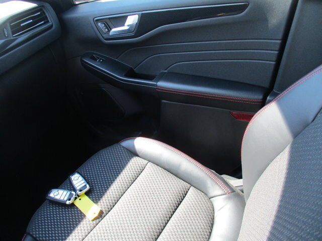 Certified 2023 Ford Escape ST-Line w/ Tech Pack #1 AWD/4WD image 19