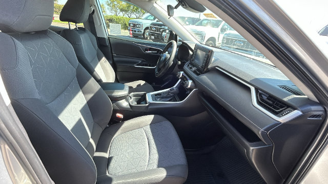 Used 2020 Toyota RAV4 XLE w/ All Weather Liner Package AWD/4WD image 11