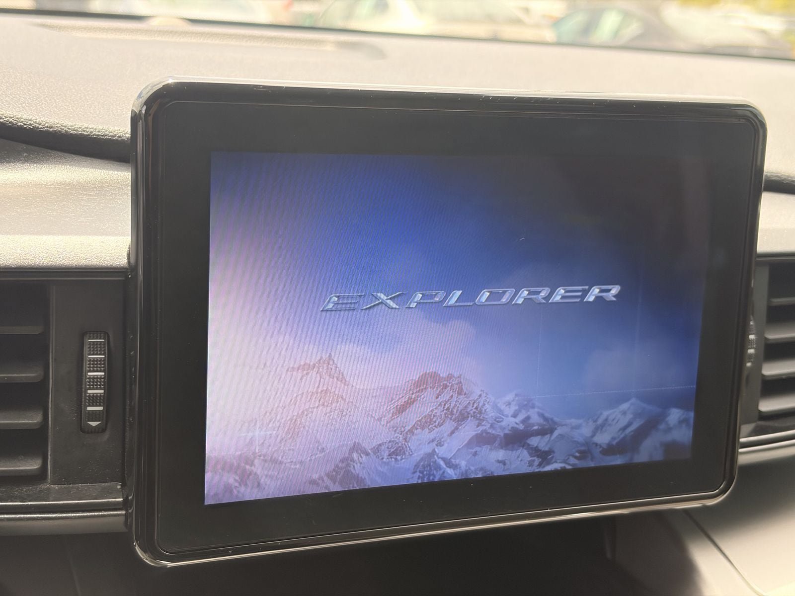 Certified 2021 Ford Explorer XLT RWD image 24