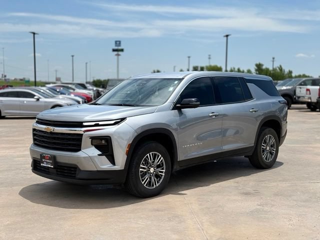 Used 2024 Chevrolet Traverse LS FWD image 3