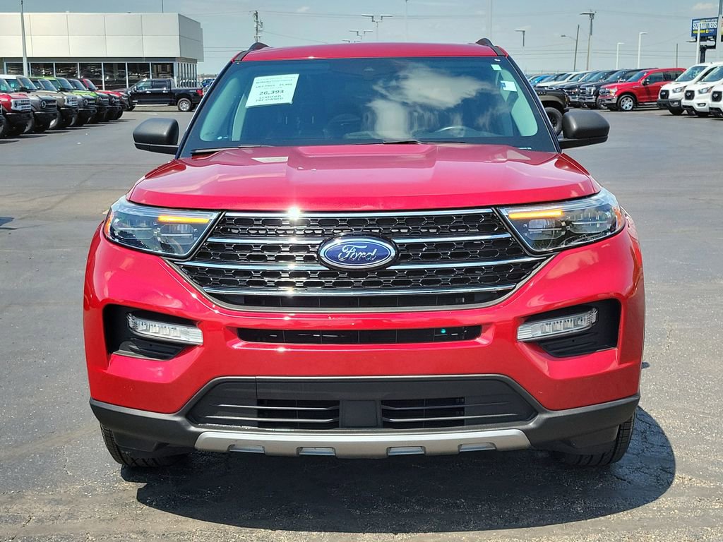 Certified 2021 Ford Explorer XLT w/ Equipment Group 202A AWD/4WD image 2