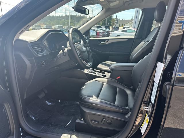Certified 2025 Ford Escape Platinum AWD/4WD image 9
