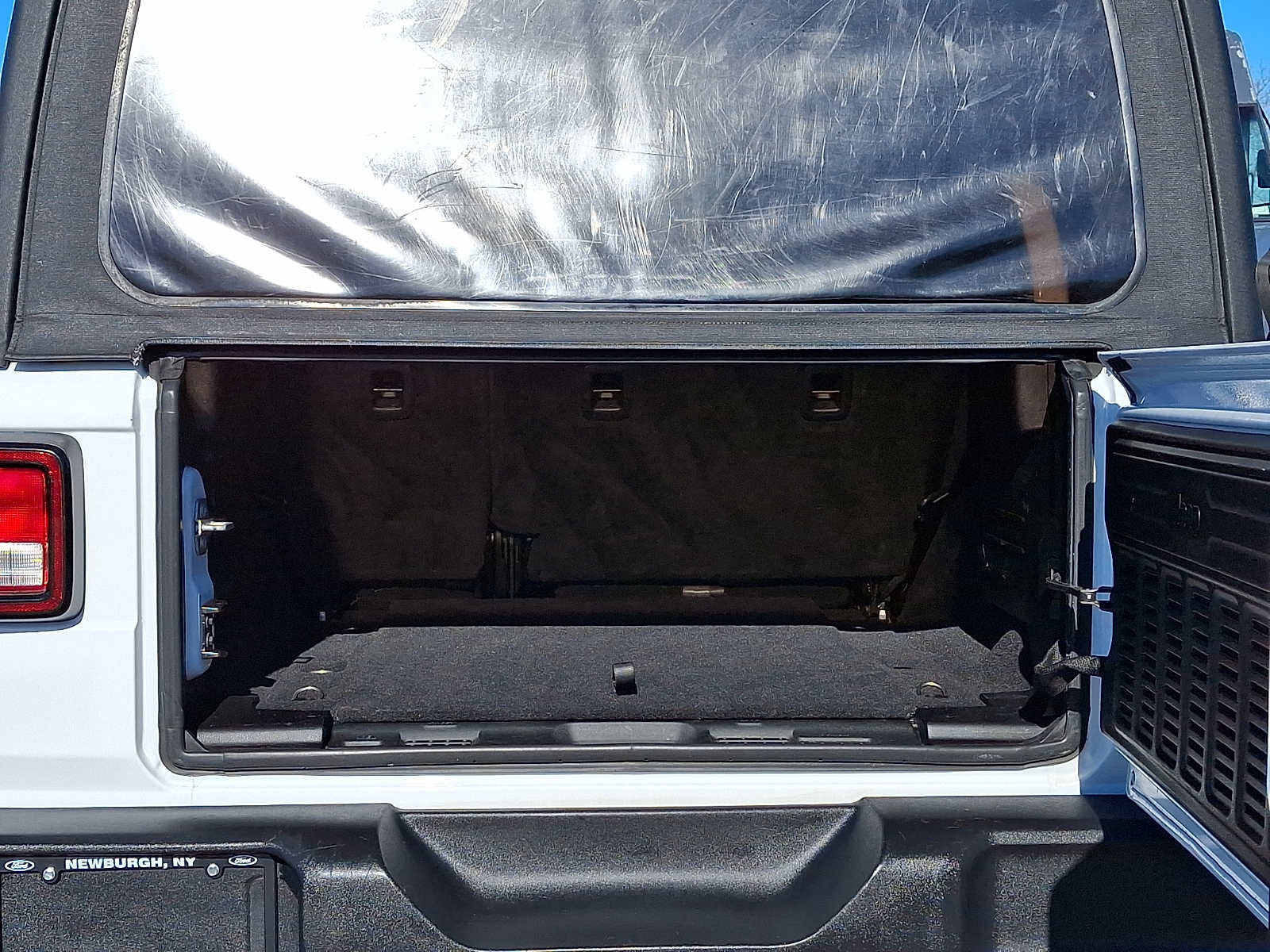 Used 2018 Jeep Wrangler Unlimited Sport S image 28