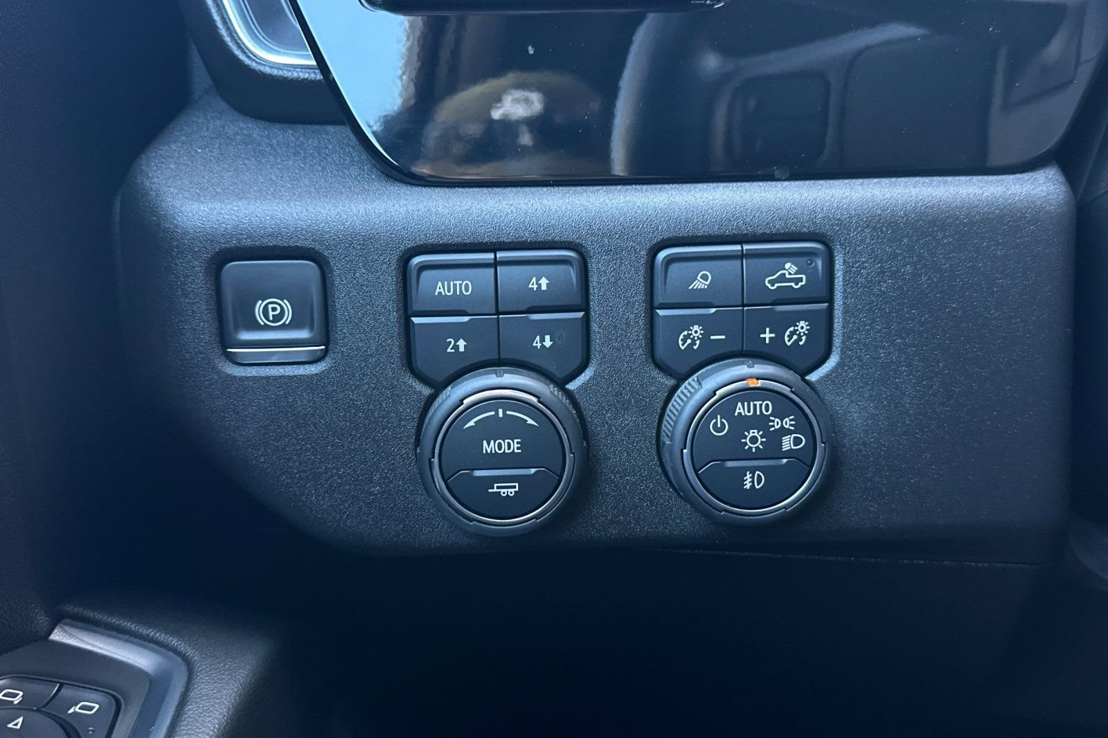 Used 2025 Chevrolet Silverado 2500 LT w/ Texas Edition AWD/4WD image 27