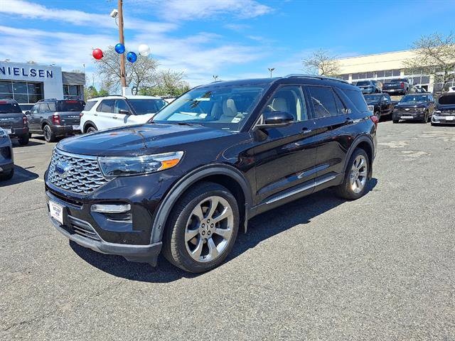 Certified 2020 Ford Explorer Platinum w/ Premium Technology Package AWD/4WD image 4