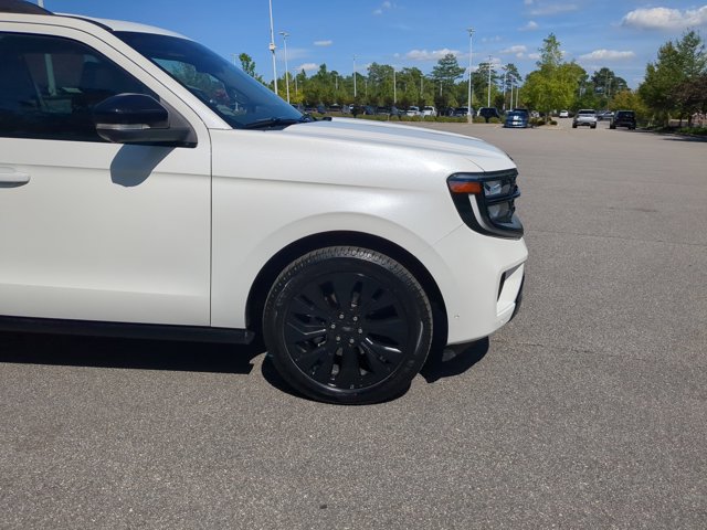 Certified 2025 Ford Expedition Max Platinum w/ Stealth Appearance Package AWD/4WD image 11