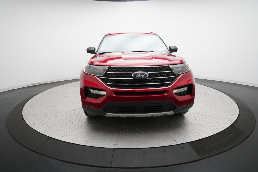 Certified 2023 Ford Explorer XLT w/ Equipment Group 202A AWD/4WD image 11