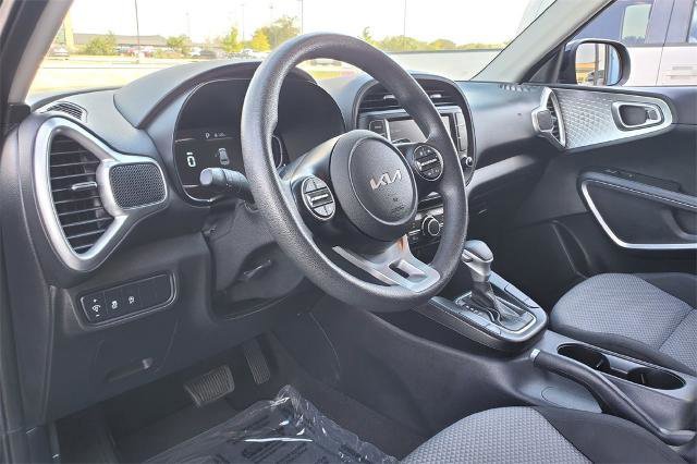 Used 2023 Kia Soul LX w/ LX Technology Package image 9
