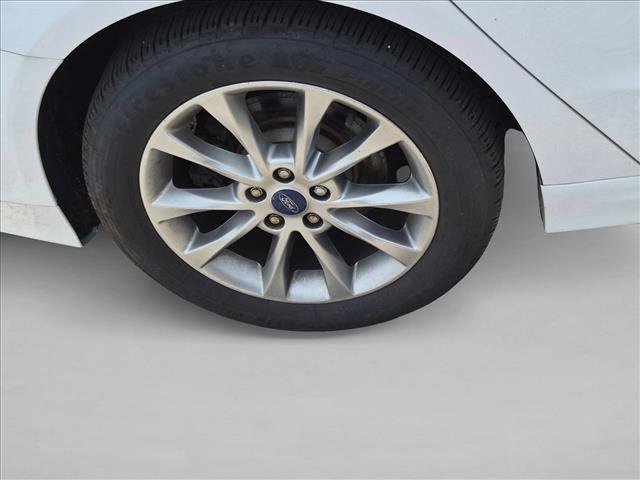 Certified 2017 Ford Fusion SE FWD image 10