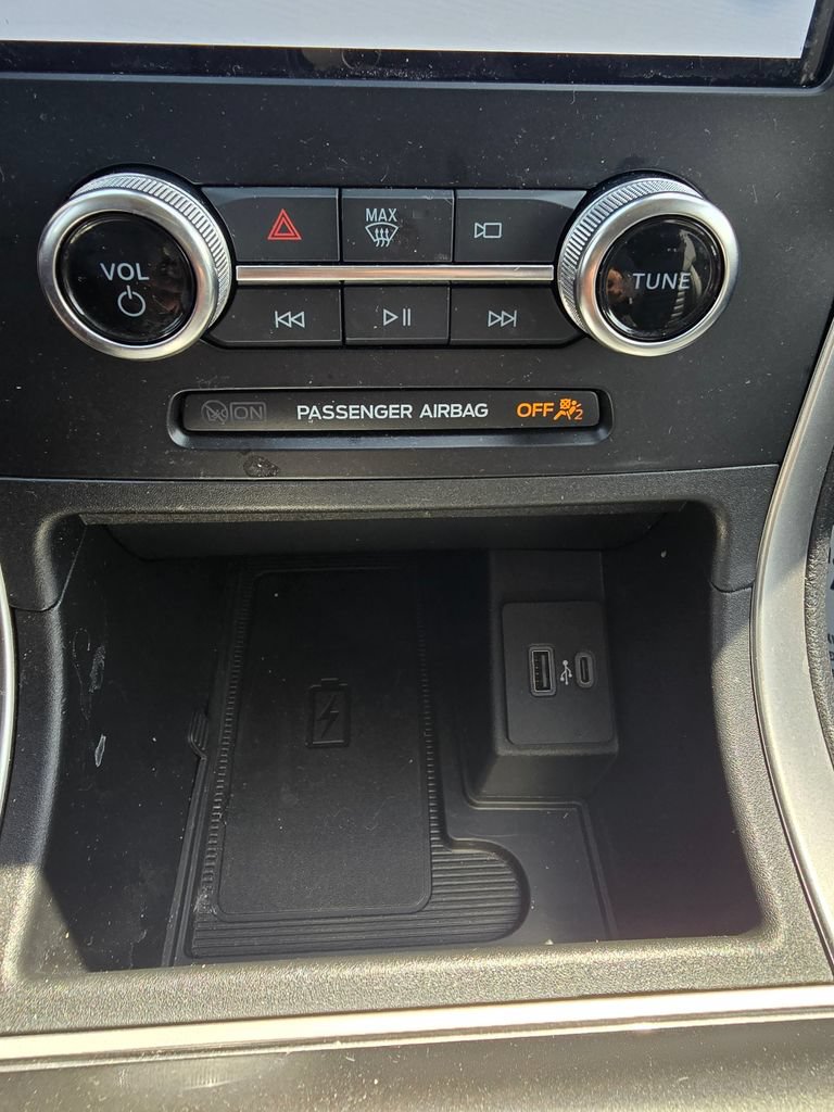 Certified 2024 Ford Edge SEL w/ Convenience Package AWD/4WD image 23