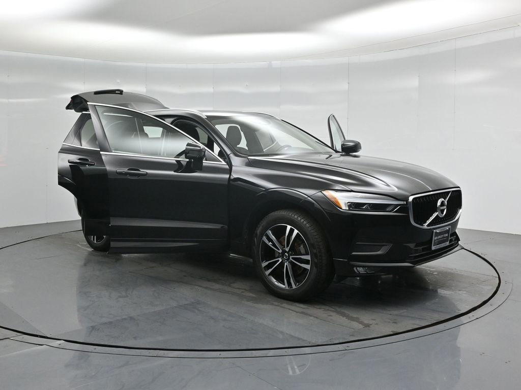 Used 2021 Volvo XC60 T5 Momentum w/ Premium Package image 54