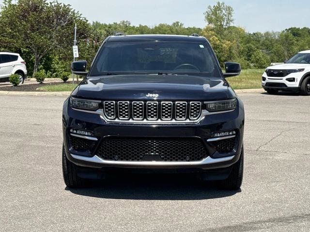 Used 2024 Jeep Grand Cherokee Summit w/ Luxury Tech Group V AWD/4WD image 2