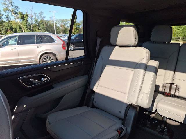 Used 2022 GMC Yukon SLT w/ SLT Premium Package AWD/4WD image 12