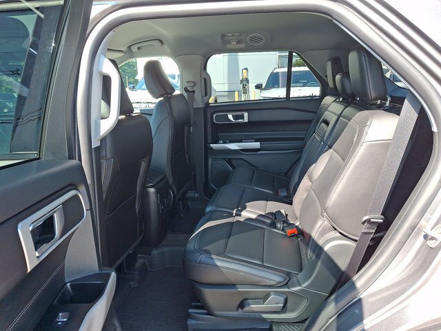 Certified 2023 Ford Explorer XLT w/ Equipment Group 202A AWD/4WD image 11