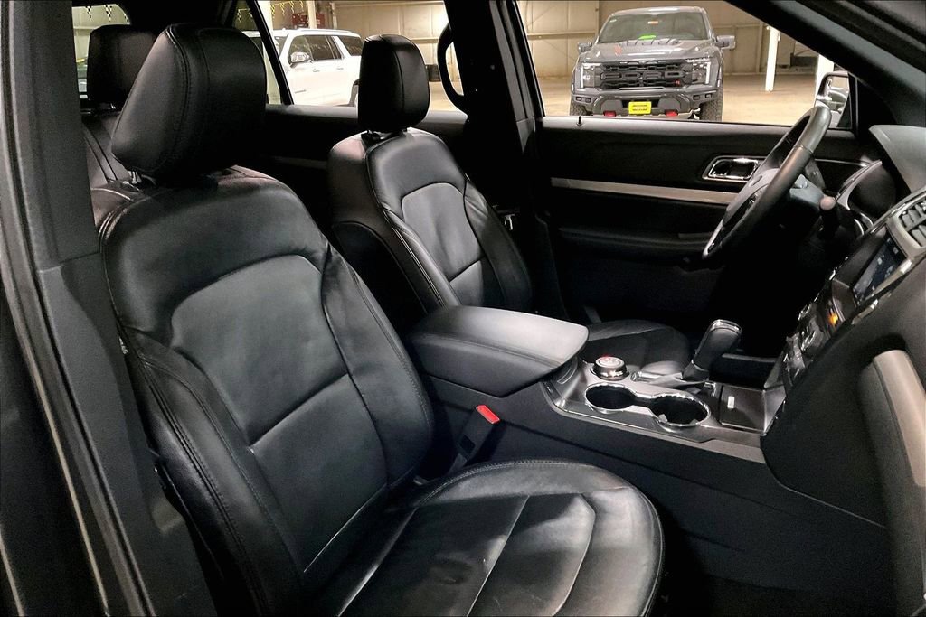 Certified 2018 Ford Explorer XLT w/ Equipment Group 202A AWD/4WD image 7