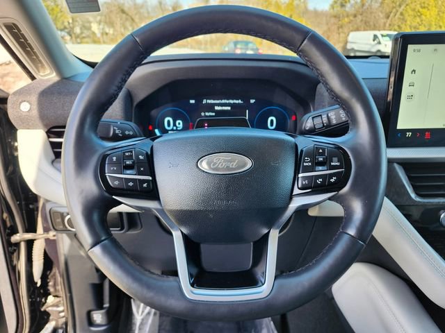 Certified 2025 Ford Explorer Platinum w/ LUX Leather Package image 31