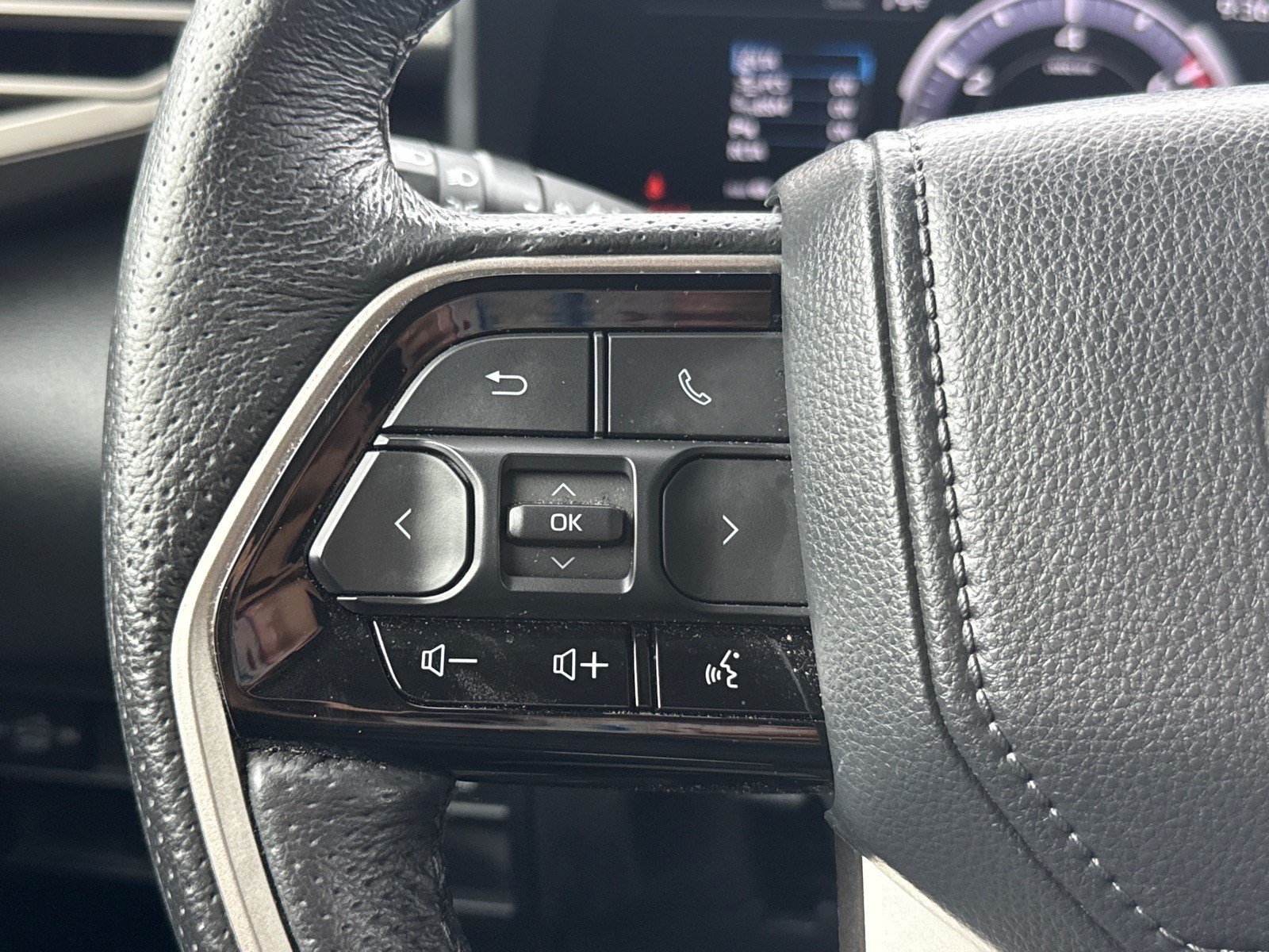 Used 2023 Toyota Tundra Limited w/ Power Package AWD/4WD image 26