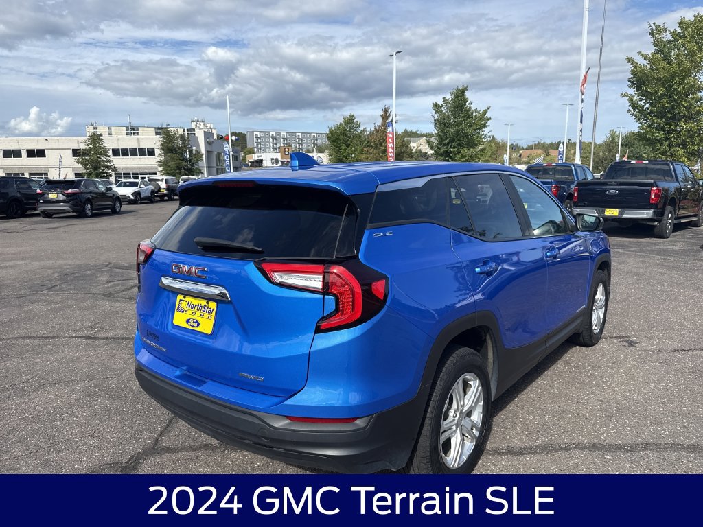 Used 2024 GMC Terrain SLE AWD/4WD image 5
