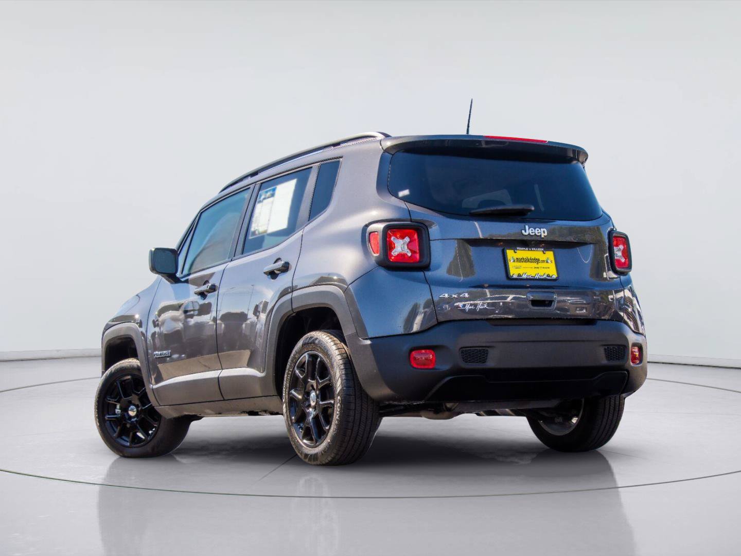 Used 2023 Jeep Renegade Latitude w/ Premium Group AWD/4WD image 3