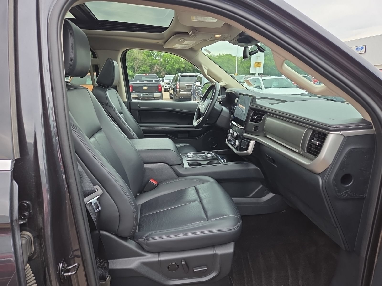 Certified 2023 Ford Expedition XLT AWD/4WD image 13