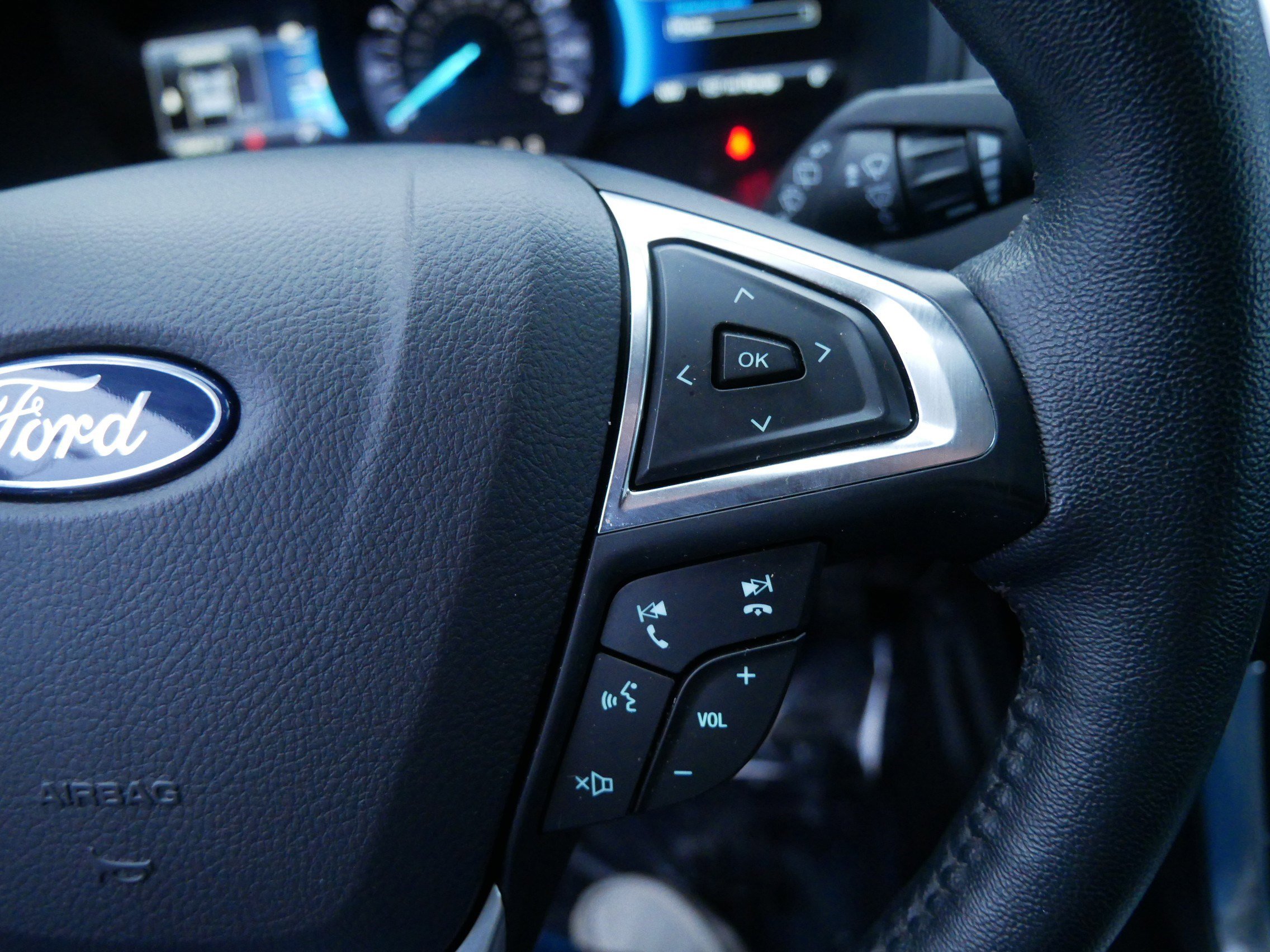 Certified 2024 Ford Edge Titanium image 28