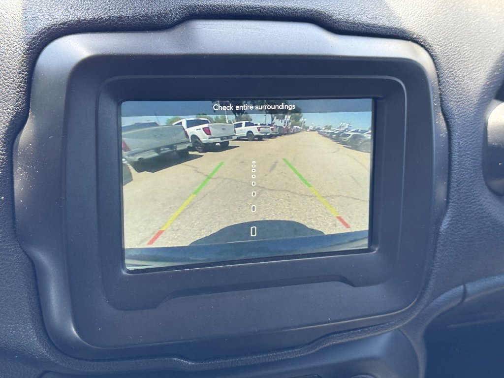 Used 2019 Jeep Renegade Latitude AWD/4WD image 16