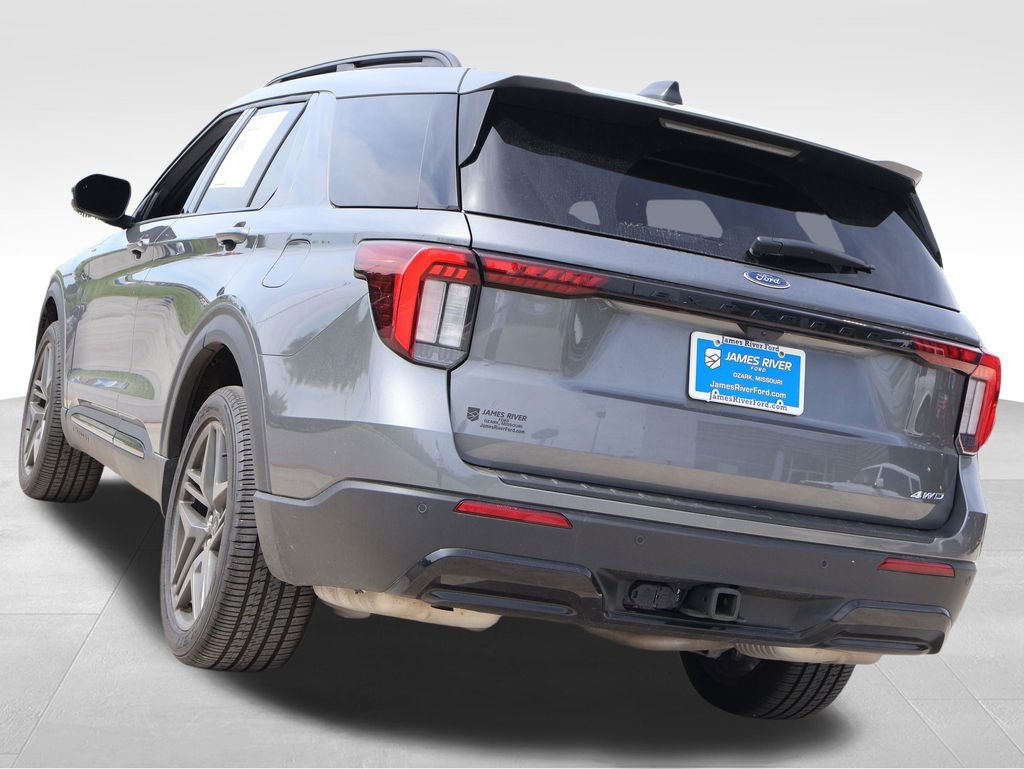 Certified 2025 Ford Explorer ST-Line w/ ST-Line Street Pack AWD/4WD image 3
