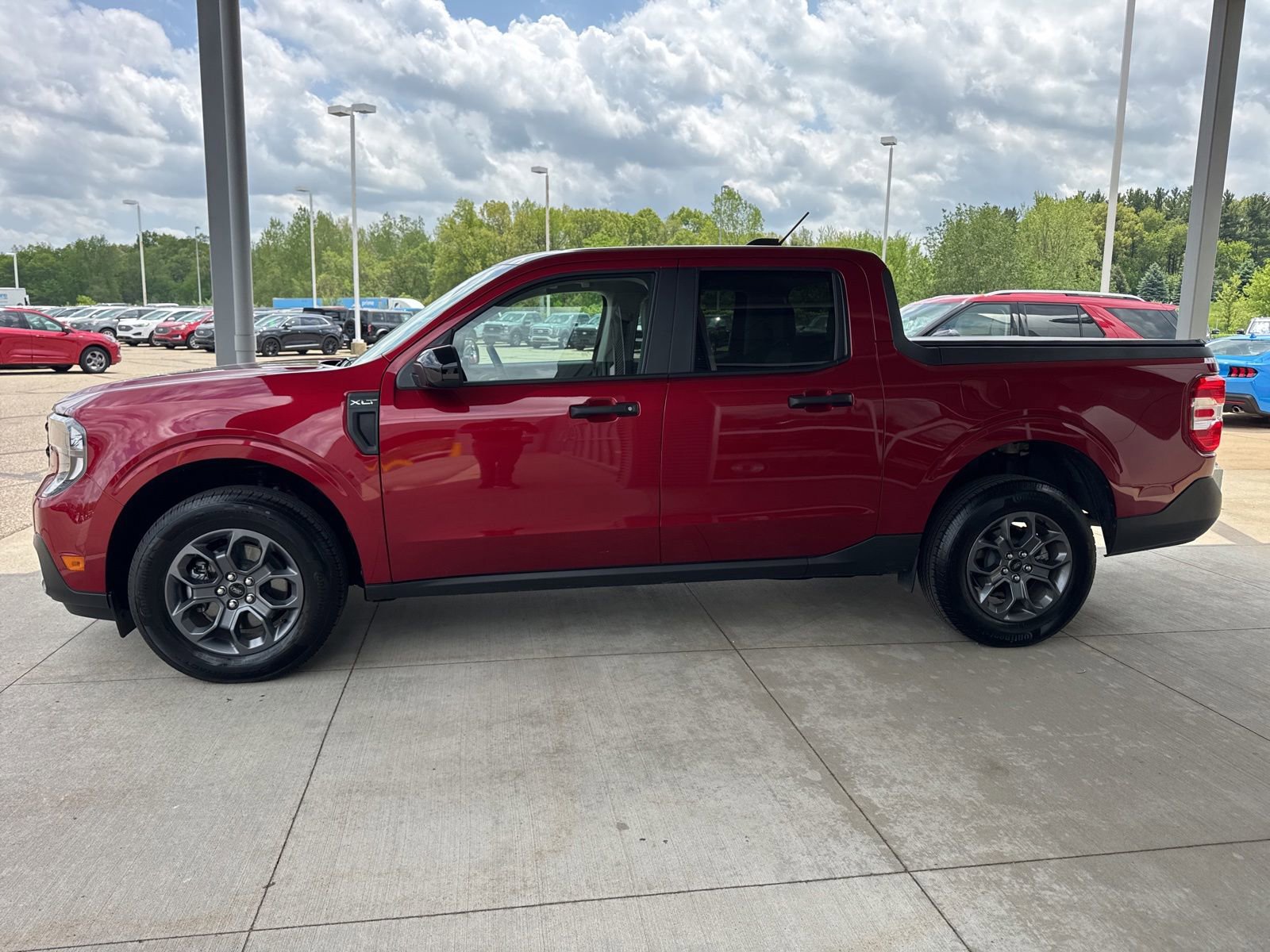 Certified 2025 Ford Maverick XLT w/ XLT Luxury Package FWD image 4