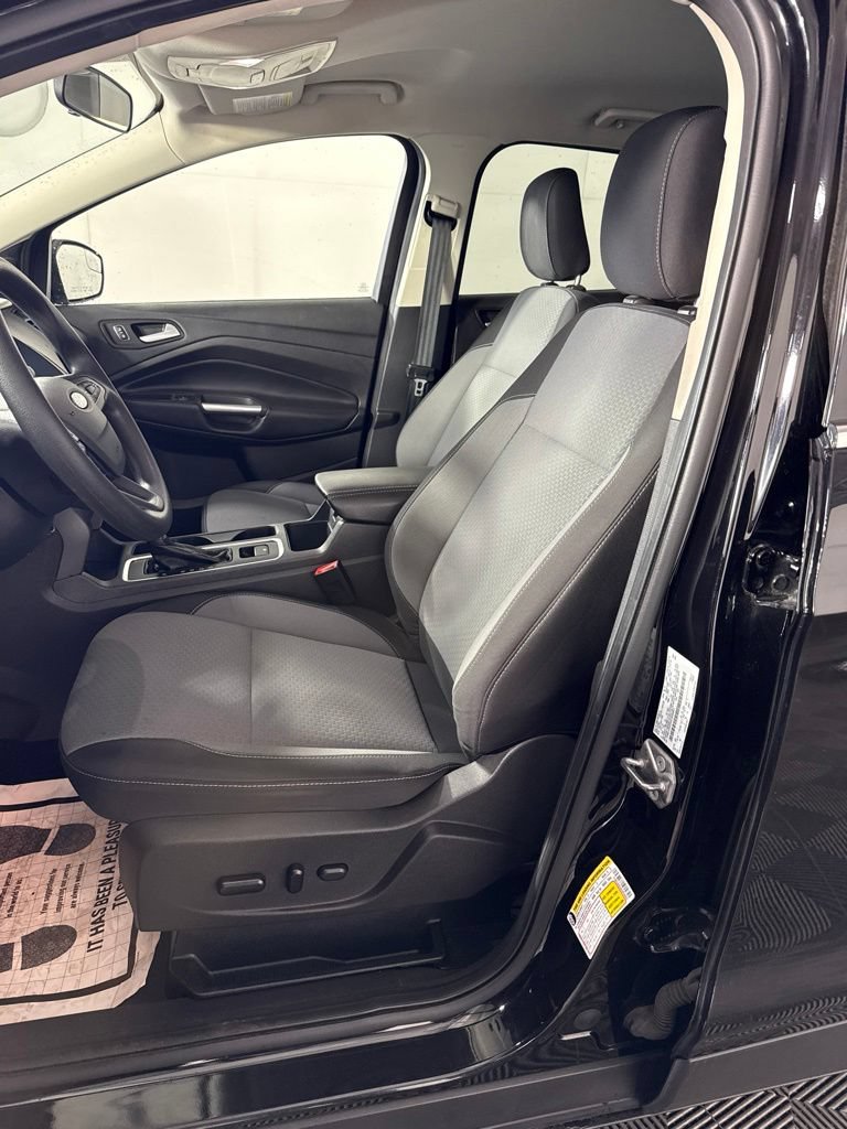 Certified 2019 Ford Escape SE FWD image 16