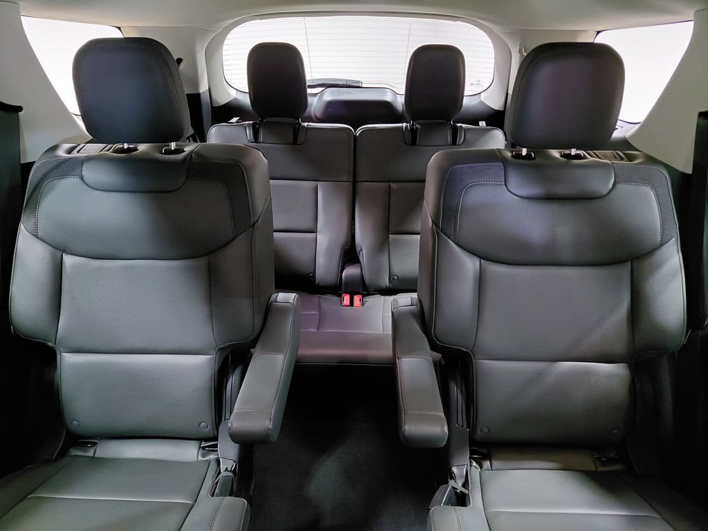 Certified 2025 Ford Explorer Active w/ Active Comfort Package AWD/4WD image 6
