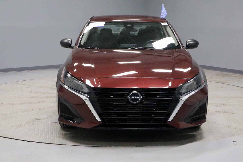 Used 2024 Nissan Altima 2.5 SV image 5