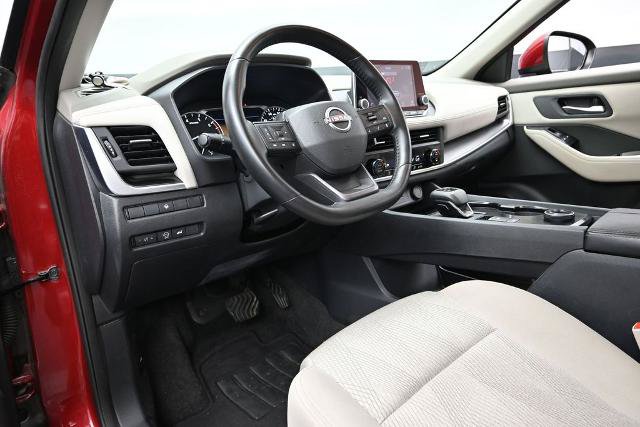Used 2025 Nissan Rogue SV AWD/4WD image 20