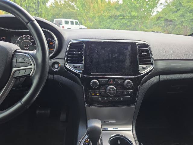 Used 2020 Jeep Grand Cherokee Altitude AWD/4WD image 25