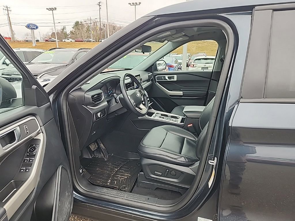 Certified 2023 Ford Explorer XLT w/ Equipment Group 202A image 10