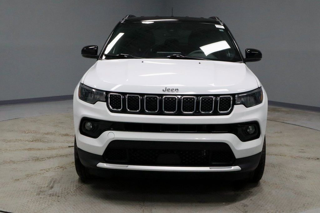 Used 2024 Jeep Compass Limited image 8