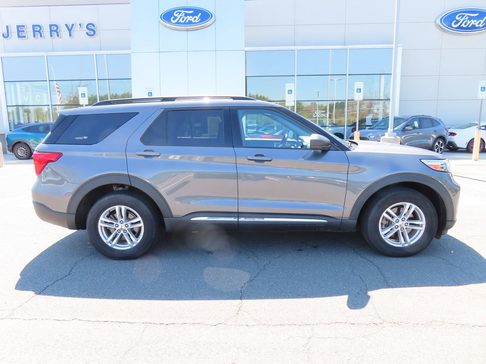 Certified 2022 Ford Explorer XLT AWD/4WD image 8
