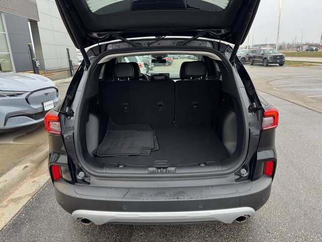 Certified 2023 Ford Escape Platinum w/ Premium Technology Package image 37