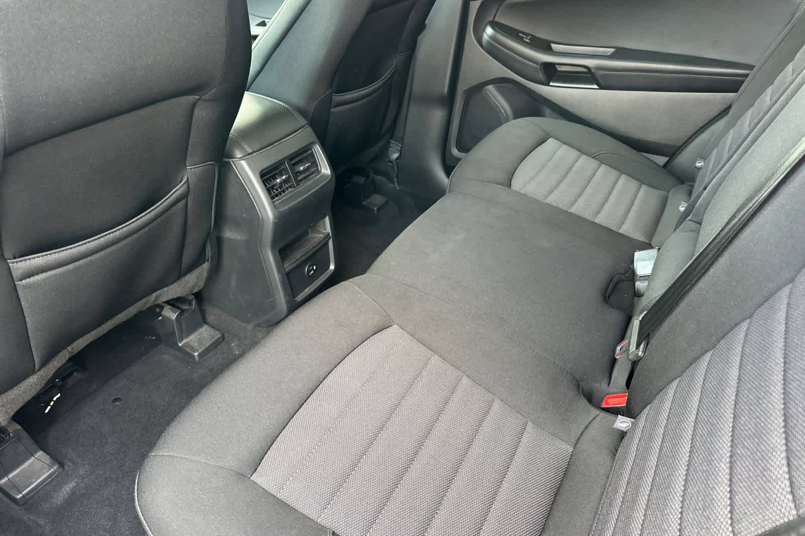 Certified 2021 Ford Edge SE FWD image 4